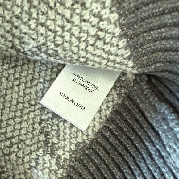 Gray Smiley Face Love Ellie Sweater | Sz 7/8 - Picture 3 of 5